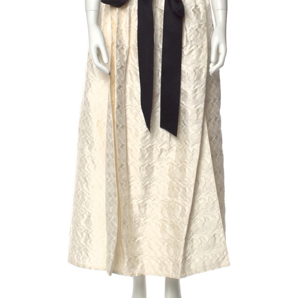 Chanel silk skirt - Picture 2 of 9